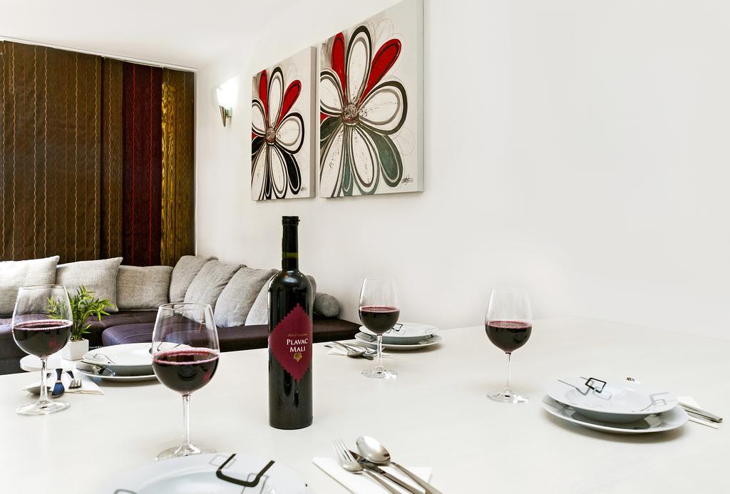 Apartment Lejo Оміш Екстер'єр фото