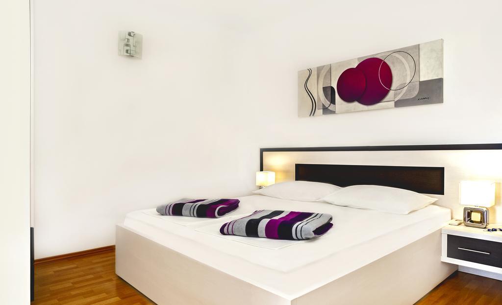 Apartment Lejo Оміш Екстер'єр фото