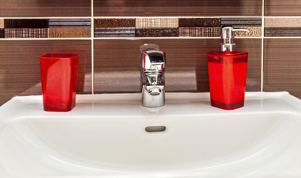 Apartment Lejo Оміш Екстер'єр фото