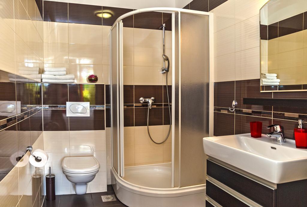 Apartment Lejo Оміш Екстер'єр фото